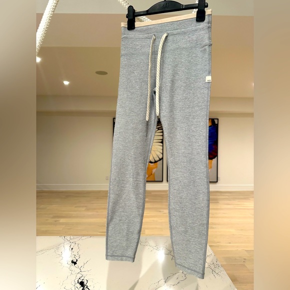 Vuori Women’s Vibe elevation legging size small - Picture 1 of 13